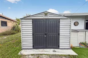 19800 NW 5th Ave, Miami Gardens, FL 33169 - Photo 22