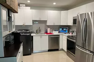 301 N Pine Island Rd, Plantation, FL 33324 - Photo 2
