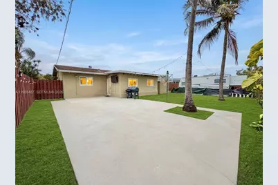 2498 NW 98th Ln, Sunrise, FL 33322 - Photo 10