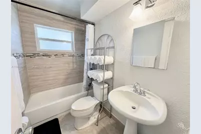 2498 NW 98th Ln, Sunrise, FL 33322 - Photo 8