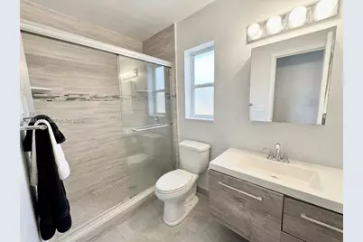 2498 NW 98th Ln, Sunrise, FL 33322 - Photo 6