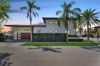 12885 N Bayshore Dr, North Miami, FL 33181 - Photo 36