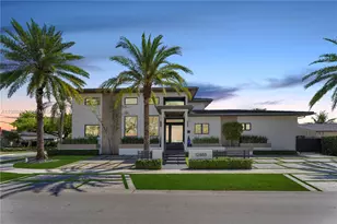 12885 N Bayshore Dr, North Miami, FL 33181 - Photo 1