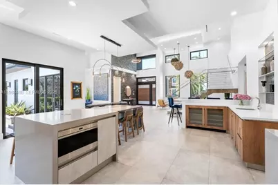 12885 N Bayshore Dr, North Miami, FL 33181 - Photo 12