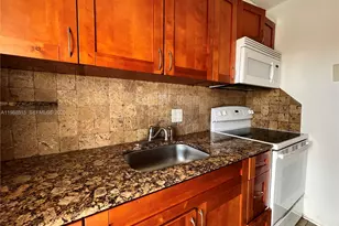 850 E Commercial Blvd, Oakland Park, FL 33334 - Photo 6