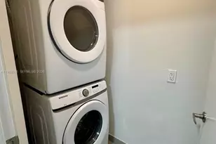 19380 NE 26th Ave, Miami, FL 33180 - Photo 10