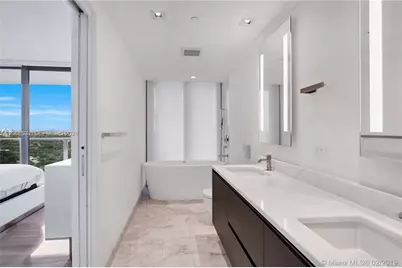 1451 Brickell Ave #1605, Miami, FL 33131 - Photo 12