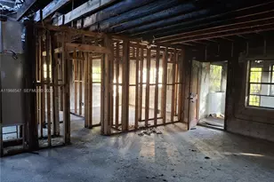 1561 NW 131st St, Miami, FL 33167 - Photo 18