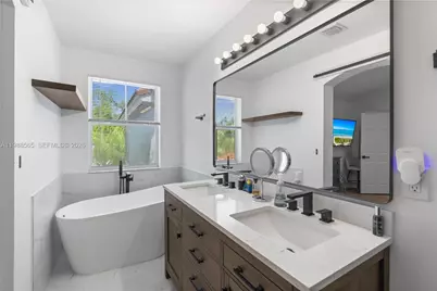 1120 Canella Ln, Hollywood, FL 33019 - Photo 22