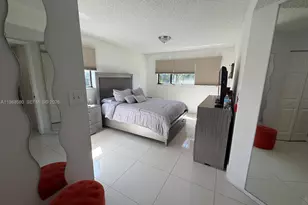 468 NE 206th Ln, Miami, FL 33179 - Photo 20