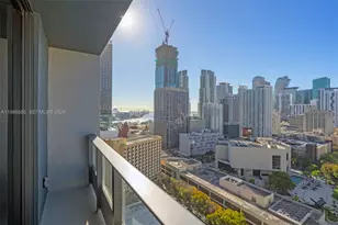 121 NE 5th St, Miami, FL 33132 - Photo 14