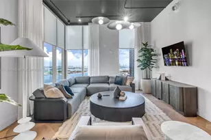 121 NE 5th St, Miami, FL 33132 - Photo 22