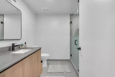 121 NE 5th St #2304, Miami, FL 33132 - Photo 12