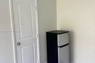 14321 NE 4th Ave, Miami, FL 33161 - Photo 4