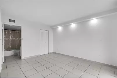 8320 NW 8th St #2-414, Miami, FL 33126 - Photo 26