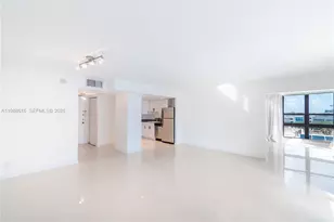 1800 Collins Ave, Miami Beach, FL 33139 - Photo 2