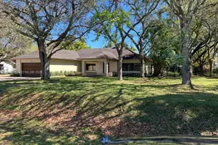 30705 SW 197th Ave, Homestead, FL 33030 - Photo 2