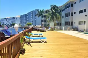 462 Golden Isles Dr, Hallandale Beach, FL 33009 - Photo 14