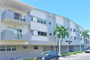 462 Golden Isles Dr, Hallandale Beach, FL 33009 - Photo 1