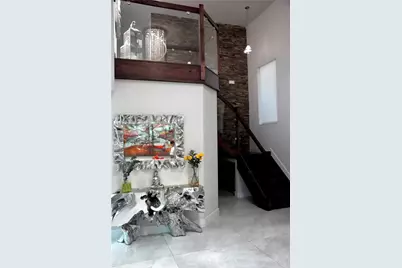 19262 NW 89th Ave, Hialeah, FL 33018 - Photo 8