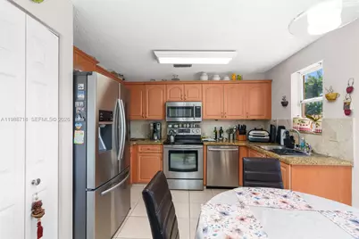 1199 SW 109th Ln, Davie, FL 33324 - Photo 32