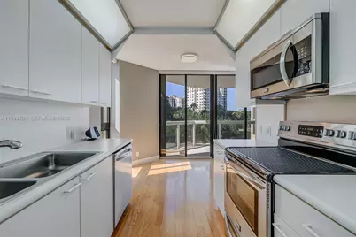 20185 E Country Club Dr #302, Aventura, FL 33180 - Photo 6