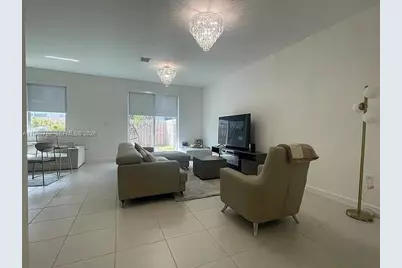 728 SE 14th Ct, Homestead, FL 33034 - Photo 2