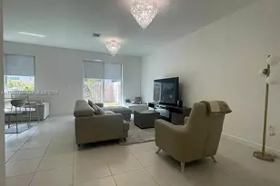 728 SE 14th Ct, Homestead, FL 33034 - Photo 2