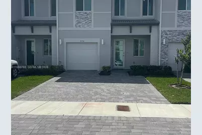 728 SE 14th Ct, Homestead, FL 33034 - Photo 4