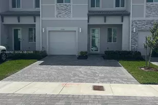 728 SE 14th Ct, Homestead, FL 33034 - Photo 4