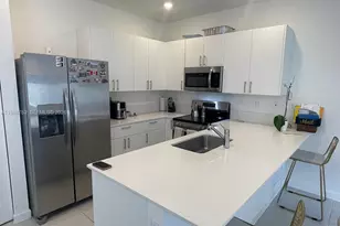 728 SE 14th Ct, Homestead, FL 33034 - Photo 6