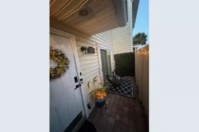 147 SW 3rd St, Pompano Beach, FL 33060 - Photo 2