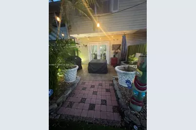 147 SW 3rd St, Pompano Beach, FL 33060 - Photo 8