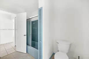 6325 W 12th Ave, Hialeah, FL 33012 - Photo 22