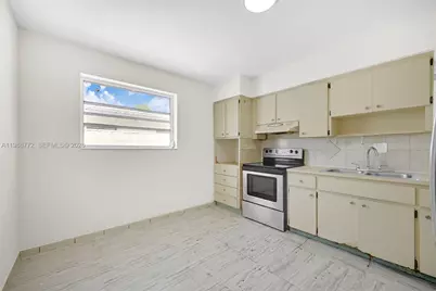 6325 W 12th Ave, Hialeah, FL 33012 - Photo 36