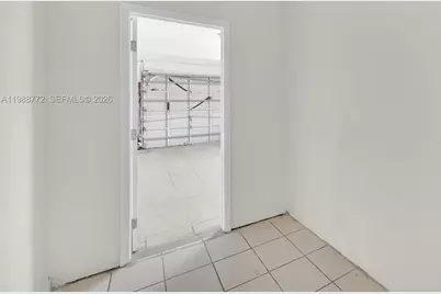 6325 W 12th Ave, Hialeah, FL 33012 - Photo 38