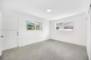 6325 W 12th Ave, Hialeah, FL 33012 - Photo 24