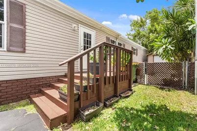 220 NE 12th Ave #165, Homestead, FL 33030 - Photo 2