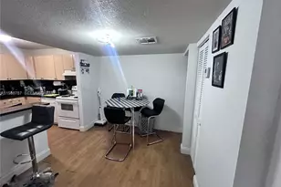 7220 NW 179th St, Hialeah, FL 33015 - Photo 2