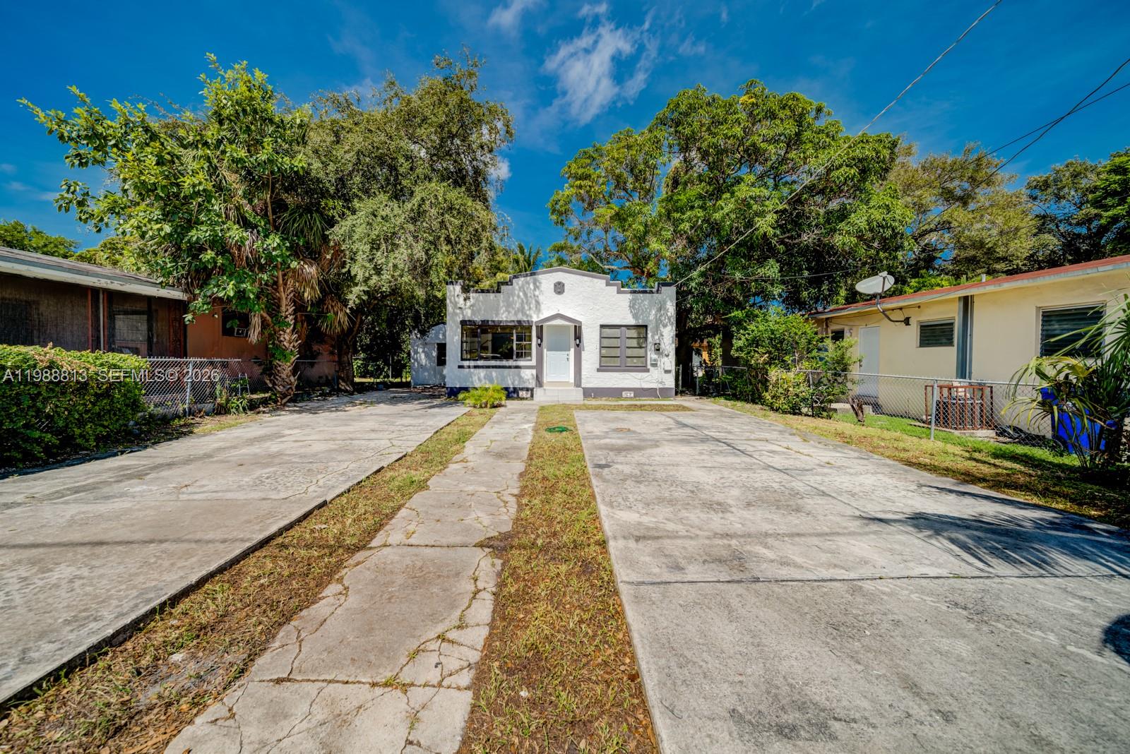 2237 NW 50th St main architectural view