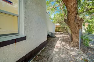 829 NW 56th St, Miami, FL 33127 - Photo 24