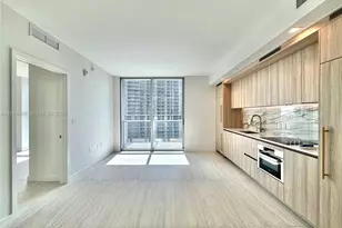 77 SE 5th St, Miami, FL 33131 - Photo 2