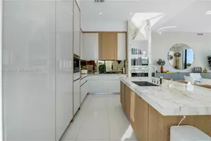 2811 S Bayshore Dr, Miami, FL 33133 - Photo 12