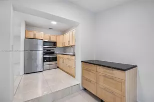 529 NW 42nd St, Miami, FL 33127 - Photo 8