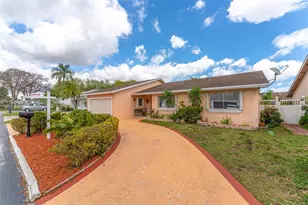 10021 SW 145th Pl, Miami, FL 33186 - Photo 4