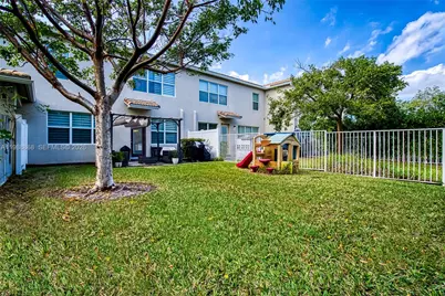 1475 Silk Oak Dr, Hollywood, FL 33021 - Photo 30