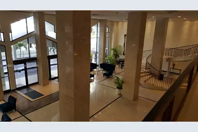 5601 Collins Ave #1110, Miami Beach, FL 33140 - Photo 14