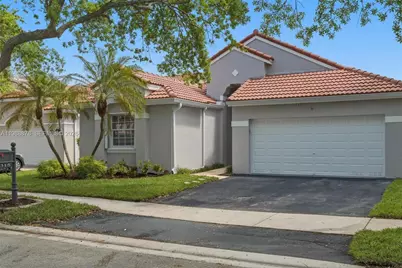 1315 Bayview Cir, Weston, FL 33326 - Photo 2