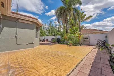 1173 NW 135th Ct, Miami, FL 33182 - Photo 28
