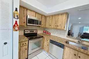 1040 NW 80th Ave, Margate, FL 33063 - Photo 4